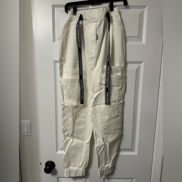 BNWT ‘SHOW OFF’ CARGO PANTS! SIZE M! - Picture 1 of 6